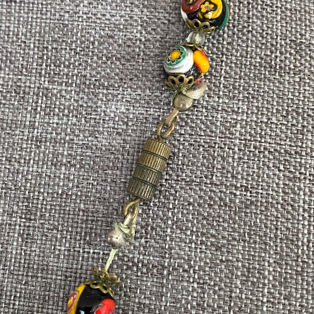 SOLD Incredible set of glass hand created beads with coordinating earrings. - Picture 8 of 8